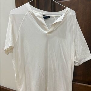 Women’s Cream Split V-Neck Short-Sleeve Casual Dress shirt